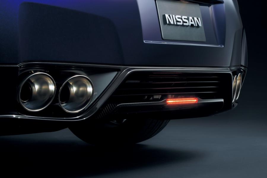  Nissan GT-R 2011 года  (фото 65 из 87)